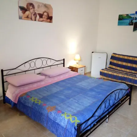 Express Bed and breakfast 3*