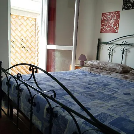 Express Bed & Breakfast *