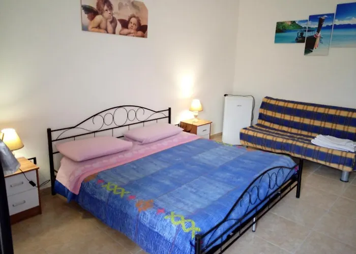 Express Bed & Breakfast 4*